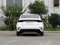 Meilleures ventes 2027 pour Emgrand up 1.5L CVT Deluxe Compact Sedan Écran 12.3 pouces Euro VI Pneus R16 Sièges Sombres Neuf