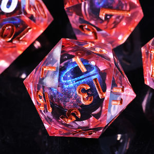 Set di Dadi MINI PLANET DND con Nucleo Liquido Occhio di Drago Rosso e Blu, Dadi Poliedrici in Resina Personalizzati per Giochi di Ruolo Dungeons&Dragons - Product Image 2