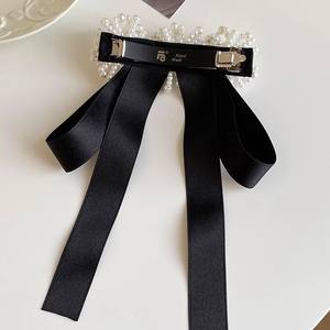 Barrette de luxe en perles françaises avec nœud floral en satin pour femme, idéale pour mariage et fête, pince à cheveux printanière - Product Image 6