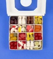 Süße Schokoladenriegel- und Keksverpackung: Kleine Gebäckbox mit 16 Fächern und Trennwänden – Leere Geschenkboxen