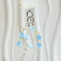 Breloque de téléphone perlée fleur bleue, cordon de poignet double couche pour téléphone, perles imitation nacre, porte-clés fait main, pendentif de sac, décoration