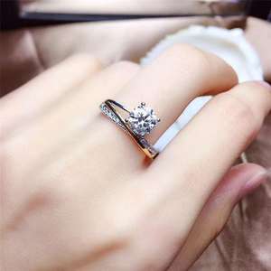 Anello di fidanzamento da donna F154 con diamante naturale taglio brillante classico e fascia in oro 14K - Product Image 1