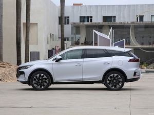 Compre 2024 vehículos eléctricos de alta calidad de China Byd Tang EV SUV de 5 puertas y 7 asientos 600KM de largo alcance EV Auto de China - Product Image 4