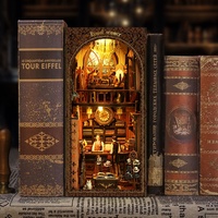 Nouveau Style Dollhouse Bibliothèque Décoration Livre Nook Étagère Insert Livre Nook Kit avec LED Veilleuse
