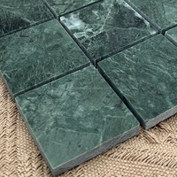 Tuile de mosaïque en pierre de marbre vert carré à dos en maille à installation rapide Dougbuild