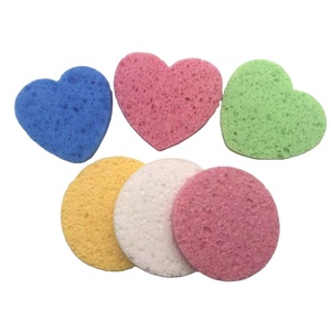 Éponge ovale simple 100% naturelle pour le nettoyage du visage et les soins de la peau - Product Image 5