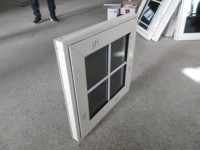 Ventanas de toldo invisibles de aluminio con diseño de parrilla y triple cristal