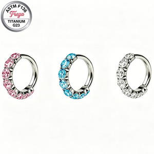Nouvelles boucles d'oreilles créoles Huggie Freya pour femmes en titane G23 avec zircon, pour cartilage, hélix, tragus, daith, et snugs, idéales pour les oreilles sensibles - Product Image 4