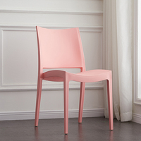 Fabricant de chaises en plastique noir pour adultes directement pour Bazhou Integrated Garden Chivari Chair Chaise de salle à manger