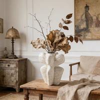 Vase en céramique moderne Wabi-Sabi avec finition mate et texture naturelle pour la décoration quotidienne de la table à manger
