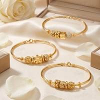 Bracelet jonc personnalisé en acier inoxydable 316L plaqué or PVD, étanche, multi-breloques, perles florales, fermoir mousqueton pour femme