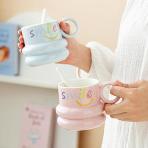 Taza con diseño de cara sonriente y cuchara, de cerámica, de alta calidad, para niñas, para agua, leche, <span class=keywords><strong>desayuno</strong></span>, café, para estudiantes. - Product Image 2