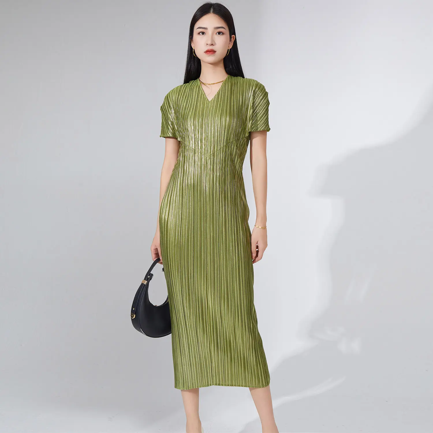 Miyake плиссированное платье миди из полиэстера с металлическим покрытием, высококачественное женское 2023, новый дизайн, прямой крой