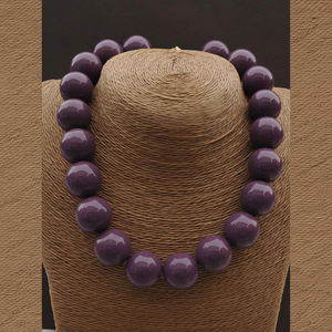 Collier en résine, accessoire de bijouterie audacieux et accrocheur pour les amateurs de mode moderne, haute qualité - Product Image 1