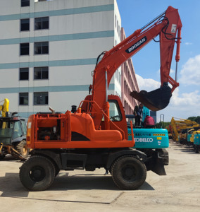 รถขุด Doosan DH150 คุณภาพสูง มือสอง ขนาด 15 ตัน แบบตีนตะขาบ แชสซียาว เครื่องจักรก่อสร้าง ลดราคา - Product Image 3