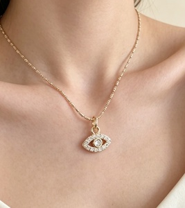 Collar Clásico con Ojo Arcoíris, Colgante Minimalista para Mujer - Product Image 6