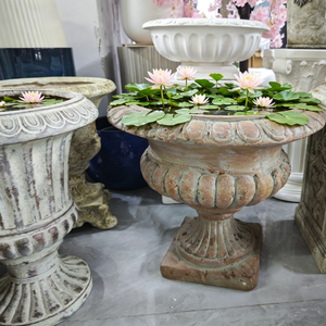 Décoration pour maisons, grands pots à plantes, jardinières en FRP Lotus, pots d'extérieur pour plantes - Product Image 1