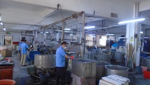 Tinto <span class=keywords><strong>di</strong></span> vendita calda HP-32 50 pz ploybag allentate <span class=keywords><strong>piume</strong></span> d'ala vera piuma bianca d'oca Cosse per decorazione fai da te - Product Image 5