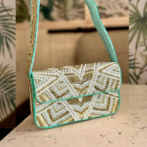 Bolso de Hombro Rectangular Bordado a Mano, Color Verde Menta, Diseño con Cuentas Doradas, Artesanía Textil, para Fiestas - Product Image 1
