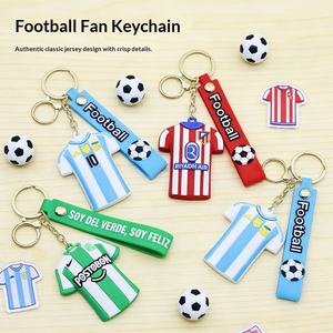 Porte-clés en forme de maillot de foot en PVC, idéal pour sacs d'école et pendentifs créatifs - Offre spéciale - Product Image 4