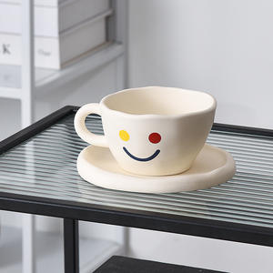 Taza y Platillo de Cerámica con Cara Divertida para Té, Café, Leche - Product Image 5
