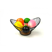 Panier à fruits moderne en métal, panier de rangement décoratif en fil métallique avec fond en bois pour la décoration de la cuisine et du comptoir à la maison