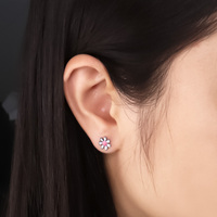 Anting-anting bunga enamel warna-warni lucu dari stainless steel, dilapis emas 18k dan perak, model daisy musim panas, dengan penutup sekrup, untuk anak-anak dan wanita
