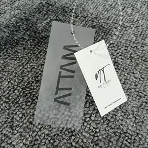Impresión personalizada CMYK, etiquetas de papel para ropa, respetuosas con el medio ambiente, etiquetas colgantes, cadena