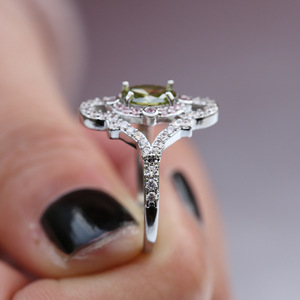 Anillo de mujer con diseño hueco, estilo pavé brillante, joyería de moda para dedo - Product Image 5