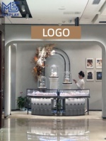 Aménagement intérieur de bijouterie, vitrine à bijoux, présentoir à bijoux, armoire de présentation de bijoux, présentoir sur mesure pour bijouterie