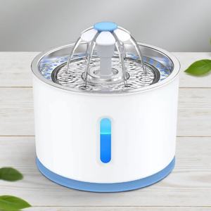 Fontaine à eau moderne écologique automatique en acier inoxydable de 2,4 L, anti-fuite, avec système de filtration triple pour chiens de tous âges - Product Image 1