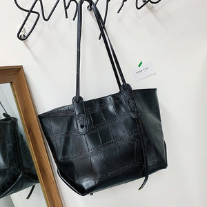 Bolsos de mano para mujer, bolso hobo con asa superior, de piel sintética, con cremallera, para uso diario, en negro, gris oscuro y marrón - Product Image 6