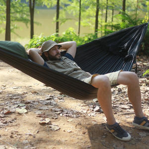 Tente hamac de camping imperméable avec moustiquaire légère, respirante et durable, portable pour 2 personnes, capacité de charge de 200kg - Product Image 4