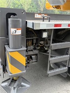 Qualité et performances inégalées QY60K5C Grue sur camion de 60 tonnes - Product Image 6