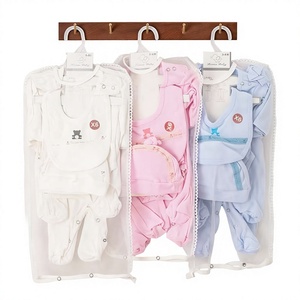 Conjunto de Ropa Clásica para Bebé de 6 Piezas, Mono con Botones, Pantalón, Gorro, 0-6 Meses - Product Image 1