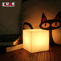 Cubo Luminoso LED Impermeabile in Plastica PE 10 cm, Sedia Cubo LED, Decorazione Luminosa a Cubo LED