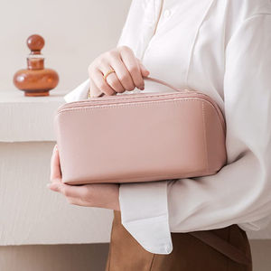 <span class=keywords><strong>Estuche</strong></span> <span class=keywords><strong>de</strong></span> Maquillaje Grande con Cordón y Cierre, Reutilizable y Ecológico, <span class=keywords><strong>de</strong></span> Cuero PU, <span class=keywords><strong>para</strong></span> <span class=keywords><strong>Mujer</strong></span>, Estilo con Patrón <span class=keywords><strong>de</strong></span> Letras, Organizador <span class=keywords><strong>de</strong></span> Viaje, 2026 - Product Image 3