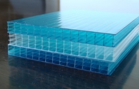 Plaque alvéolaire en polycarbonate multicouche pour les façades des aéroports, des gares et des bâtiments publics, résistante aux chocs, translucide, pour l'extérieur