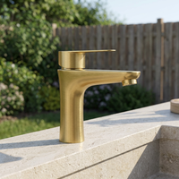 Robinet de lavabo de salle de bain de luxe en acier inoxydable 304 doré brossé, à poignée unique, à montage sur comptoir, mitigeur chaud/froid pour usage hôtelier