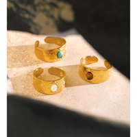 JINYOU 8250 Vintage Edelstahl Breiter Bandring PVD Goldplattiert Blumenmuster Naturstein Verstellbarer Offener Ring
