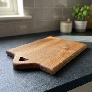 Tabla de Cortar de Madera Rectangular con Asa, Tabla de Cocina con Acabado Natural, Apta para Lavavajillas, Resistente al Moho, con Patas Antideslizantes - Product Image 1