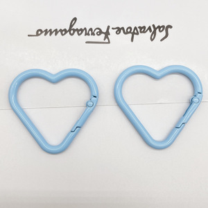 Mosquetón <span class=keywords><strong>de</strong></span> aleación <span class=keywords><strong>de</strong></span> zinc colorido con cierre <span class=keywords><strong>de</strong></span> resorte <span class=keywords><strong>de</strong></span> corazón grande, accesorio DIY para llavero, anillo abierto, colgante para bolso - Product Image 5