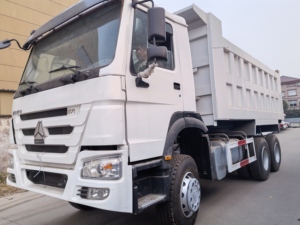 รถบรรทุกเหมือง HOWO 6x4 มือสอง เครื่องยนต์ดีเซล Weichai 375 แรงม้า ยูโร 3 แชสซีเสริมความแข็งแรง รับน้ำหนัก 30 ตัน เกียร์ธรรมดา FAST - Product Image 3