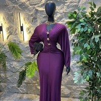 Robe de soirée longue moulante élégante pour femme, couleur unie, en satin, col en V, boutons métalliques, manches longues larges, taille plissée, coupe ajustée sexy