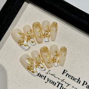 Nuevo Producto Lanzado, Uñas Postizas Hechas a Mano con Incrustaciones de Plata y Diamantes en Color Rosa Noche Oscura y Mariposa Noche Oscura - Product Image 6