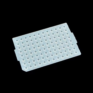 Couverture en silicone pour plaque PCR à 96 puits – Protection de microplaques de laboratoire - Product Image 5