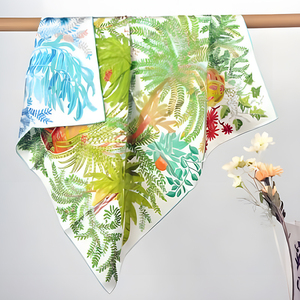 Pañuelo de Seda de Morera 100% con Estampado Floral Personalizado de Doble Cara para Mujer - Product Image 1