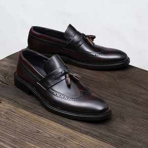 Nuevos Mocasines Casuales Formales de Negocios con Punta Puntiaguda y Flecos Estilo Británico Vintage 2025, Pintados a Mano en Color Otoño - Product Image 1