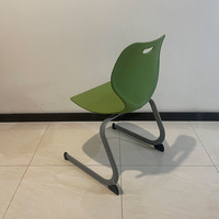 Chaise de laboratoire scolaire en PP, tabouret pour étudiants à 2 pieds, design robuste, tabouret de laboratoire empilable, chaise scolaire