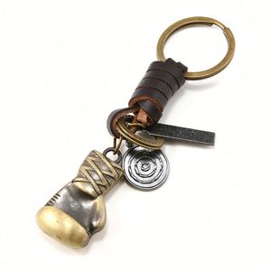 Llavero de metal con guantes de boxeo, colgante vintage de aleación de bronce y cuero trenzado, regalo creativo y personalizado al por mayor - Product Image 5